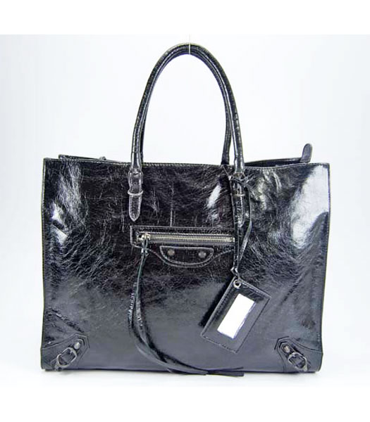 Borsa Balenciaga in pelle nera con i chiodi neri